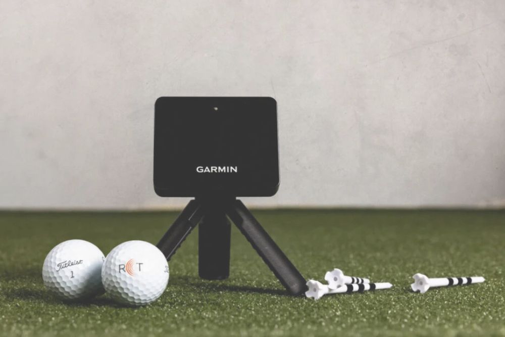 Garmin Approach G82 czy Approach R10 - który asystent golfa wybrać?
