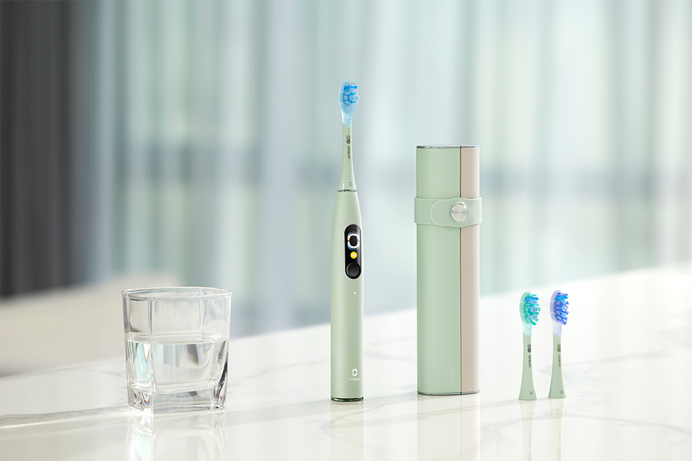 Zestaw Szczoteczka soniczna Oclean X Ultra z etui, 3 końcówkami i uchwytem - miętowa