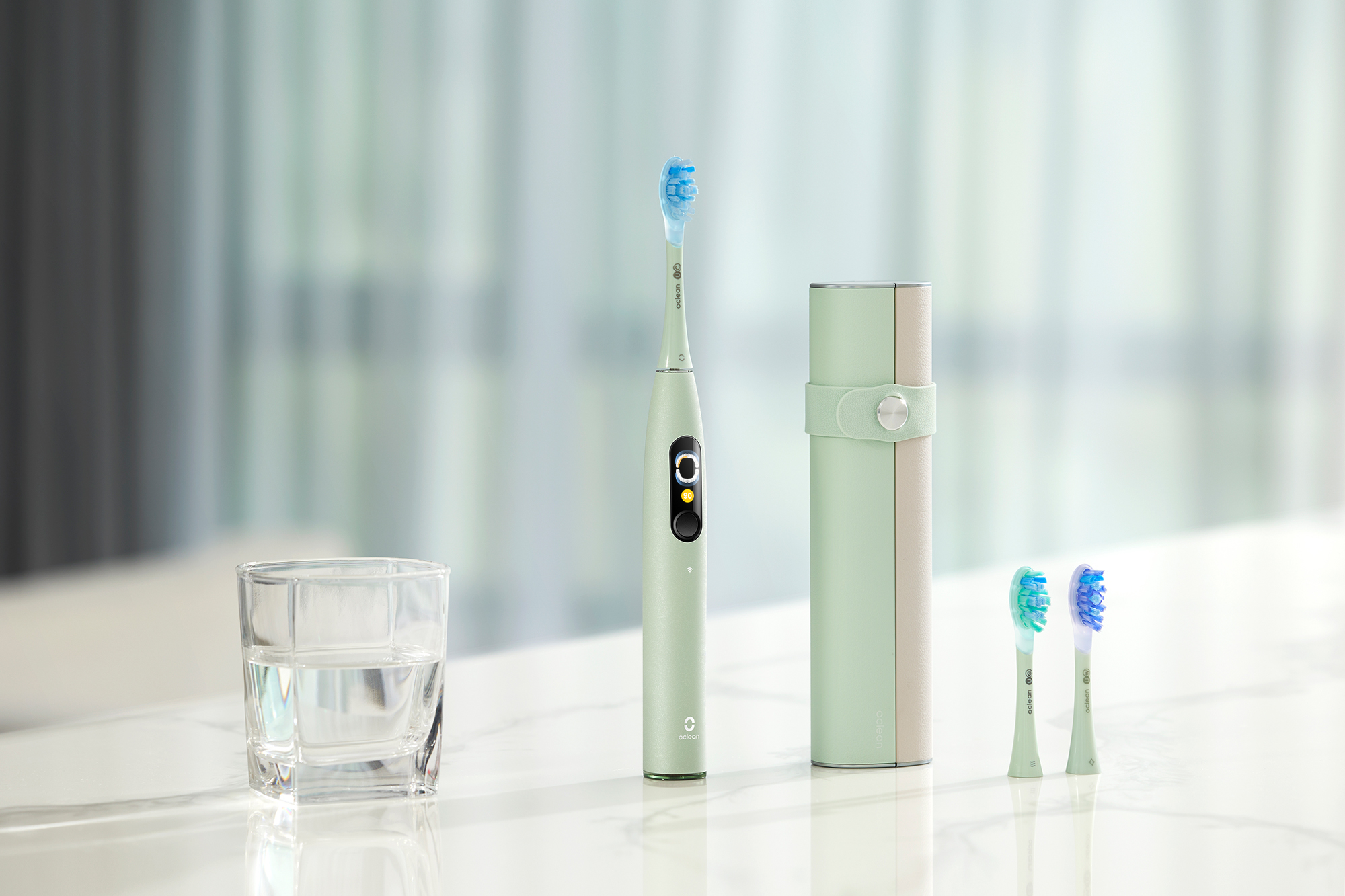 Zestaw Szczoteczka soniczna Oclean X Ultra z etui, 3 końcówkami i uchwytem - miętowa